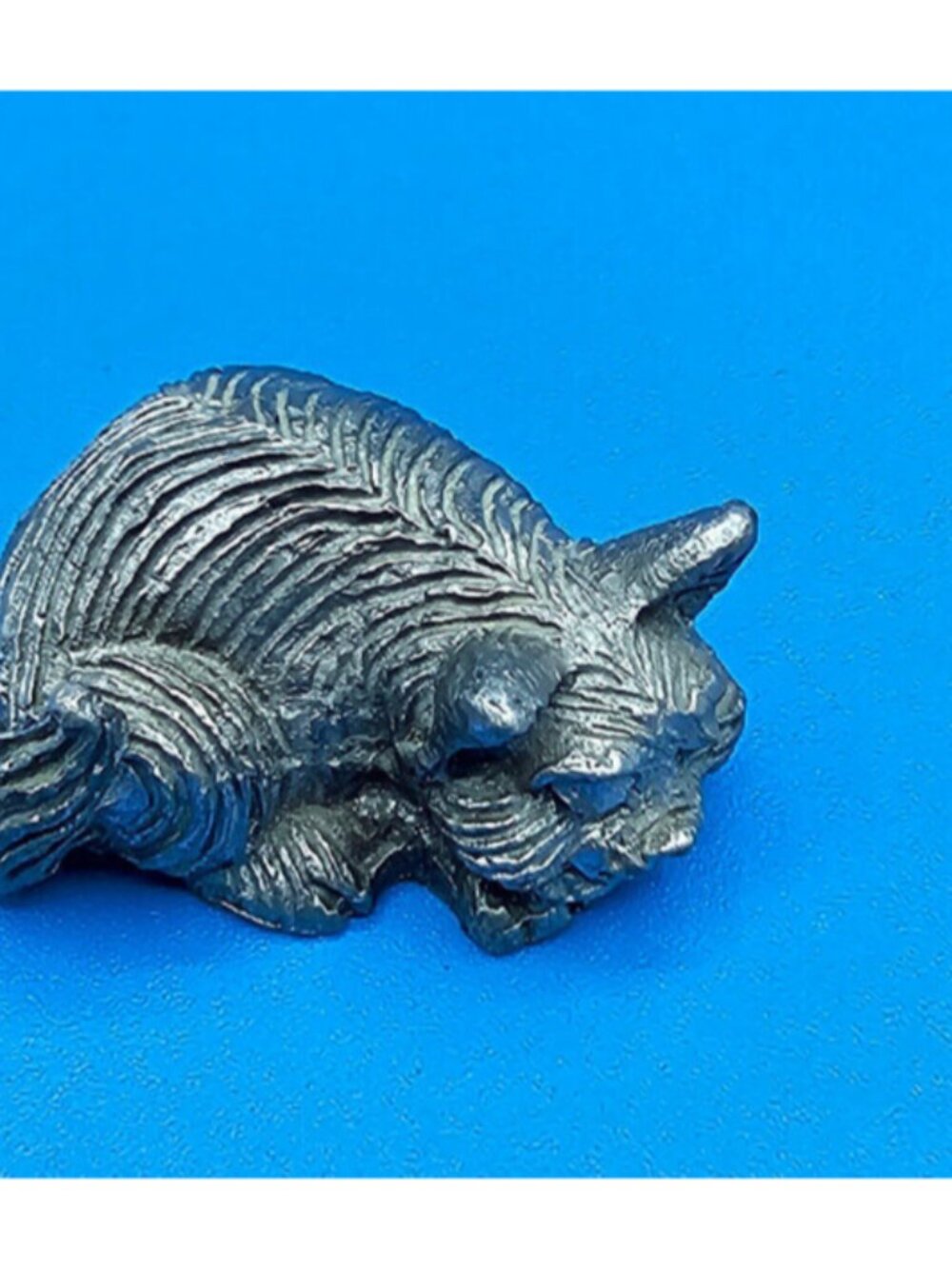 Handcrafted Pewter Laying Cat Figurine 1 3/4"
